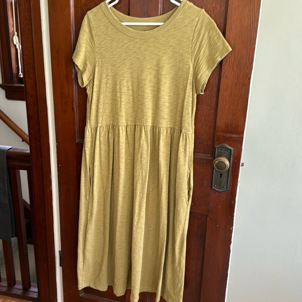 Simple knit dress